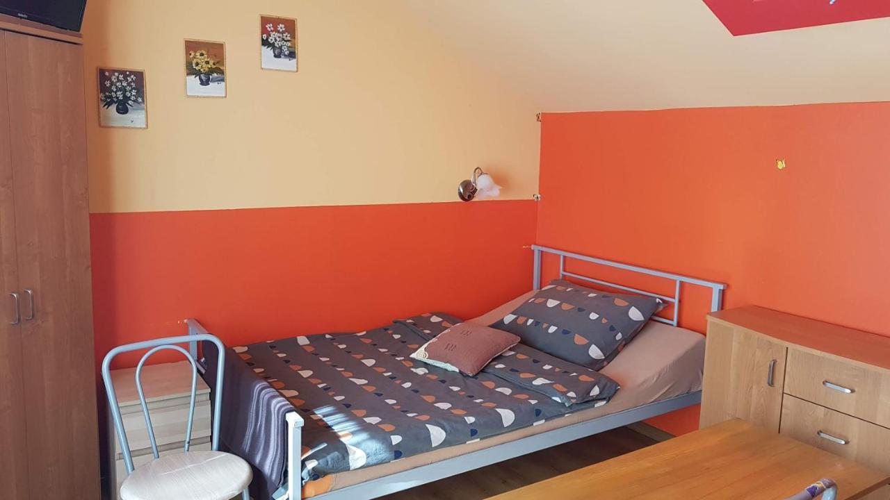 Noclegi U Gosi Mosty Kolo Gdyni Bagian luar foto